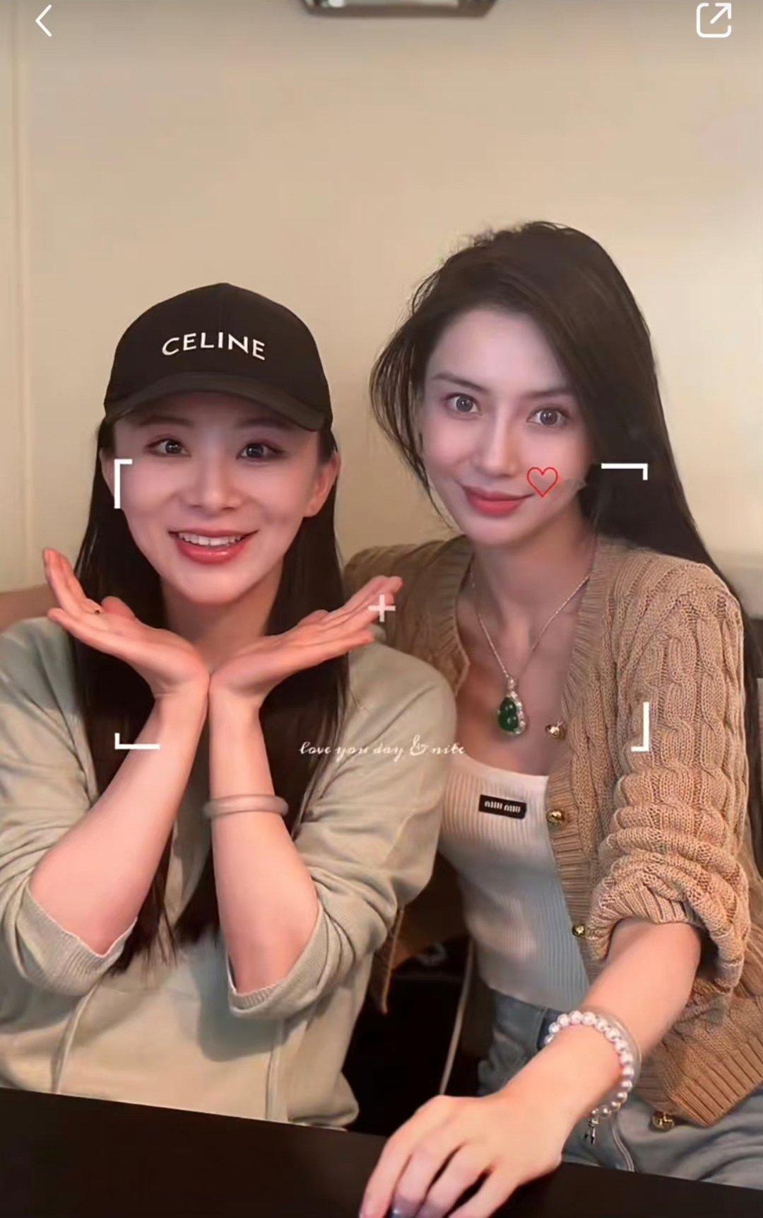 angelababy最新合照状态！怎么感觉大宝贝越来越年轻了[允悲] ​​​