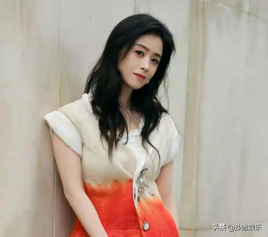 蒋欣，深夜高调发文！

3月31日，平日里几乎不怎么更新动态的蒋欣，却在社交平台