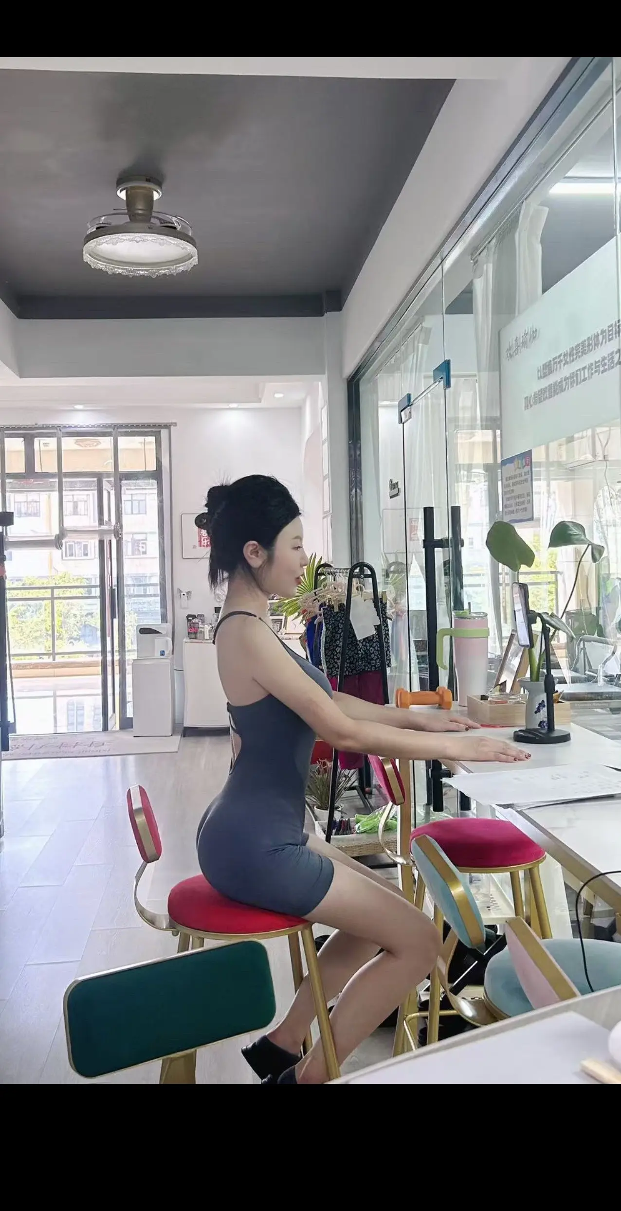 可能生活，有太多无能为力和无可奈何，可总归还是要努力一点，开心一点，想...
