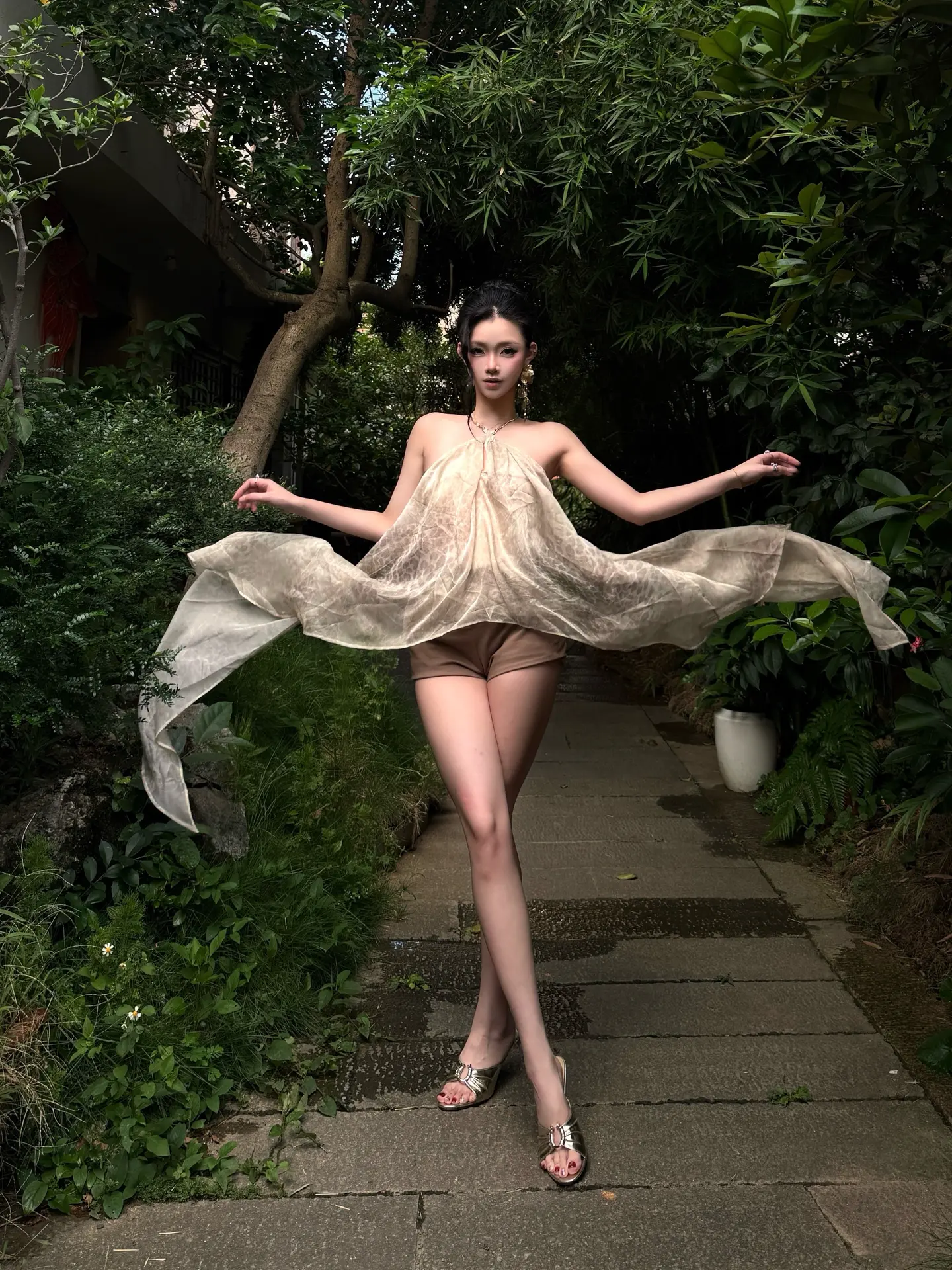 钻进了生活的圈套 好幸福 原来是在上吊