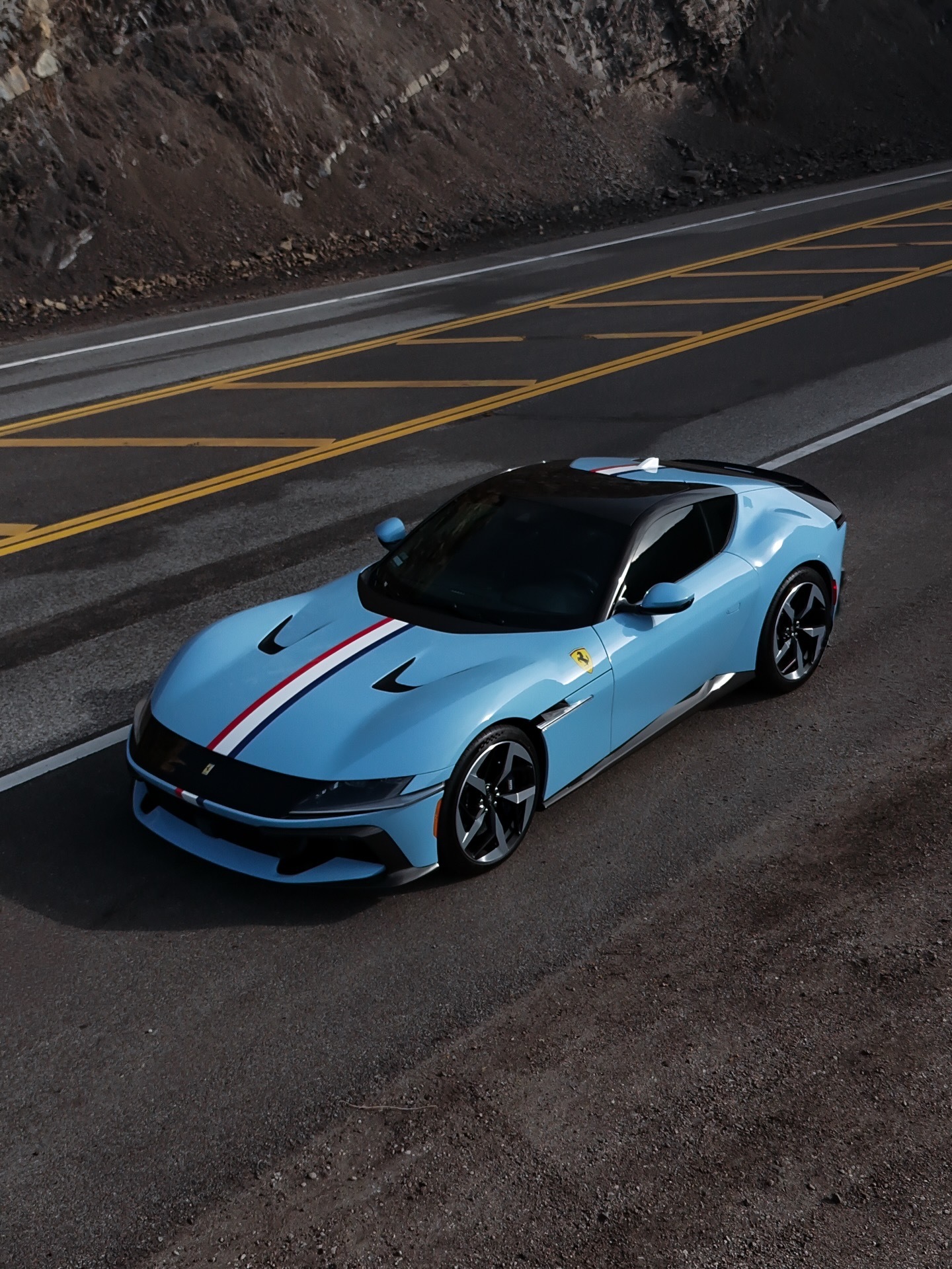 Ferrari 12Cilindri油漆：Azzurro La Plata 