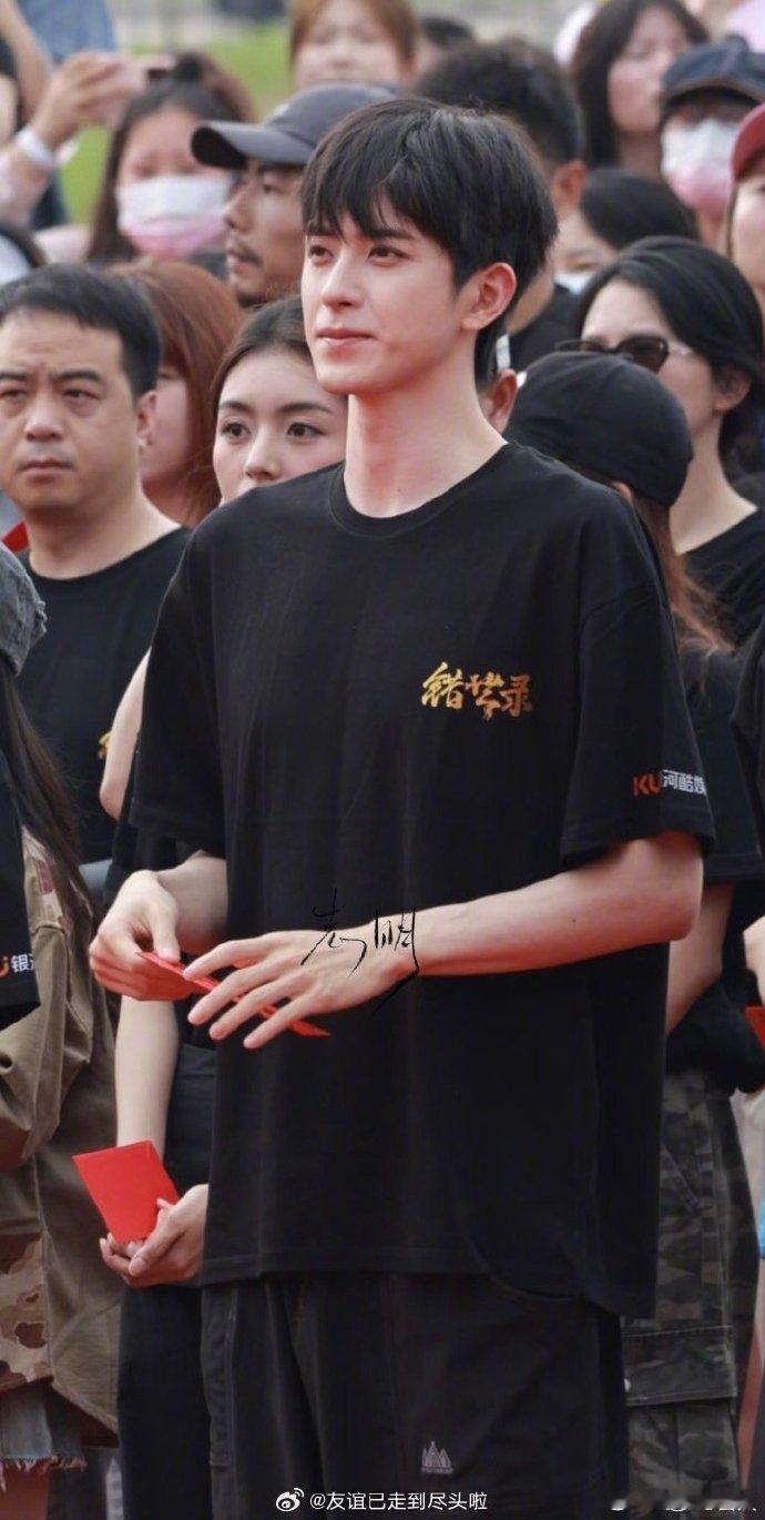 敖瑞鹏张淼怡新剧状态敖瑞鹏张淼怡错世录  看到今天开机的现场，敖瑞鹏张淼怡新剧《