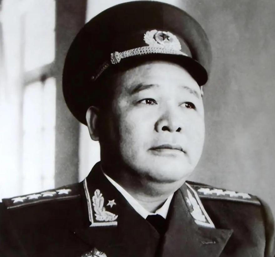 1969年3月，北京中南海。伟人翻看着即将召开的九大代表名单，突然皱起了眉头。"