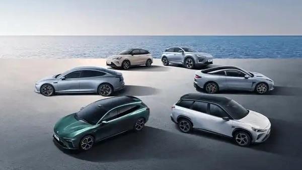 2025年，中国车企全球销量近2700万辆，首超日本约2500万辆，终结其25年