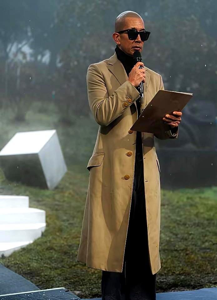 谁能想到，大S一家都淡出视线了，骗子却还在用他们的名字“搞事业”。
黄春梅一纸严