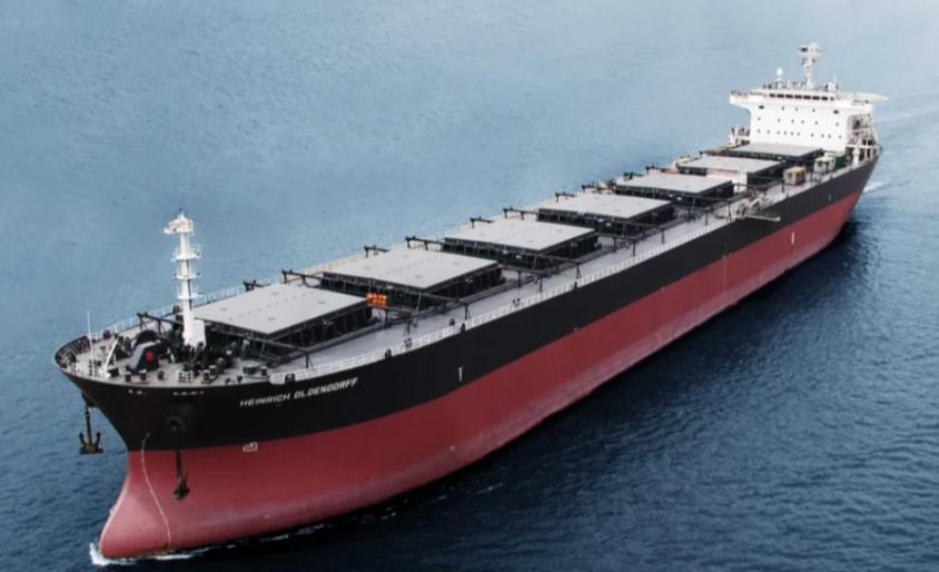 地中海海域突然炸出大消息，昨天法国海军没留半点情面，直接在海上拦下一艘正在航行的