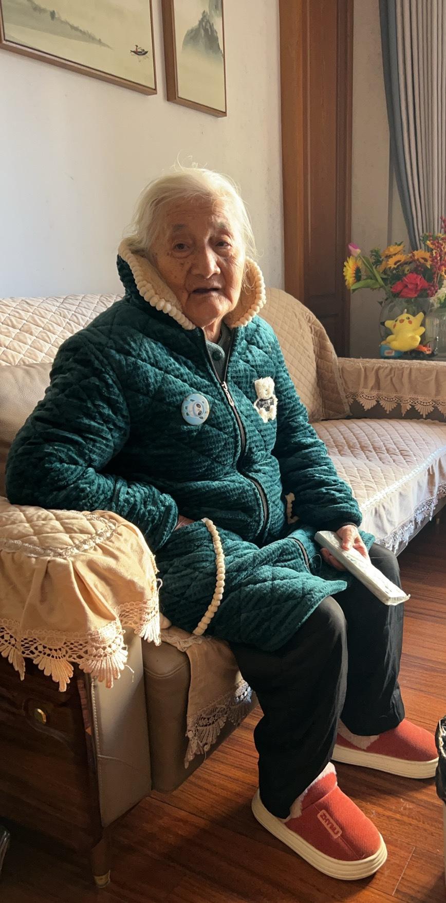 那盘“剩菜”，抚平了所有被岁月揉皱的角落

那天接到学校电话时，听见那句“这次您