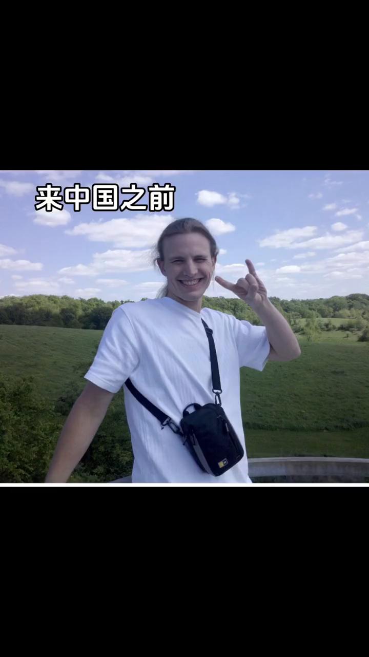 来中国之前，刚开始练功动作不标准，还没留胡子。打坐，渐入状态。现在的我。