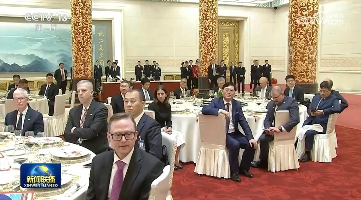 特朗普访华欢迎宴会 中美优秀企业代表，阵容都很强。美国那边都是全球顶流企业，中国