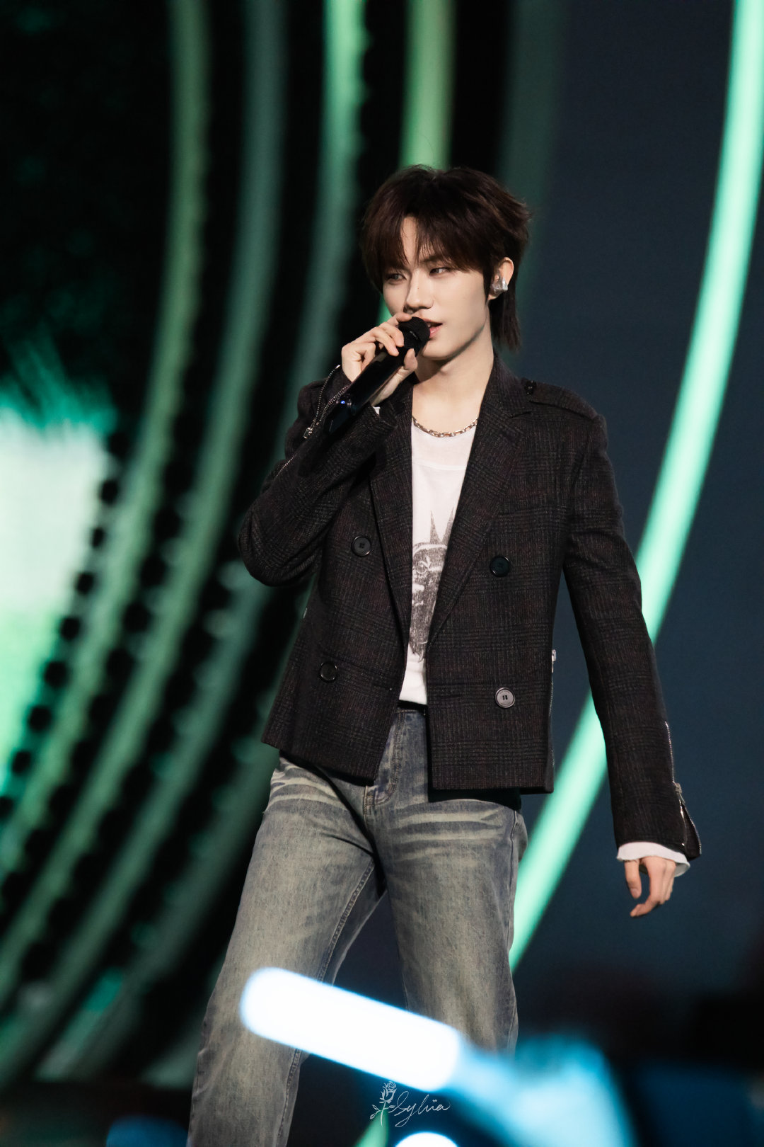 张子墨 老师 以后可以不要给我们家子墨穿这种裤子吗