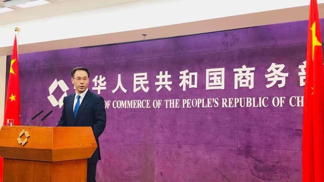 近期，南海黄岩岛附近空域上演了一幕极具警示意义的场景，菲律宾多次派机侵闯中方领土