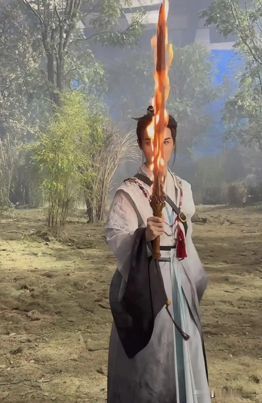 没想到五毛特效也可以很真实，至少你看不出破绽。在我们印象中，五毛特效就是各种穿帮