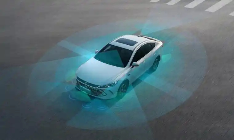 博主谈高阶智驾改变通勤方式以前总觉得智驾就是堆硬件参数，直到用过才发现，真正有用