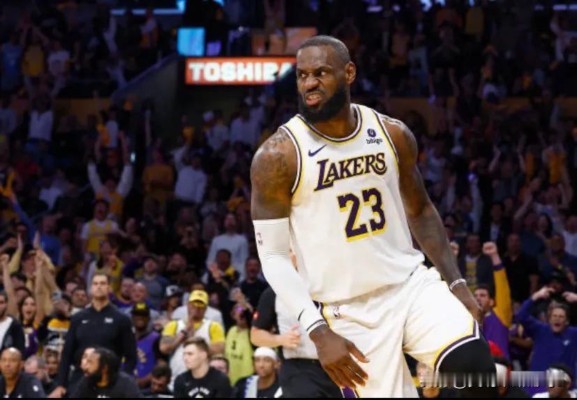 你知道职业生涯季后赛获胜次数最多的现役球员是谁吗？

勒布朗·詹姆斯：183
克