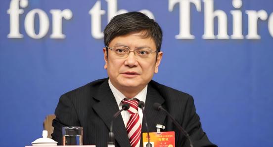 浙大教授郑强，曾抛出惊人言论！
他曾说：“中国是人口大国、劳动力大国，人工智能要