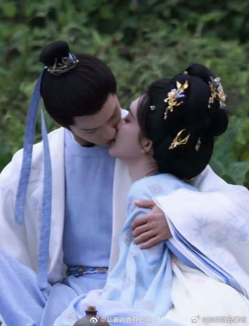 昀牵孟绕妈妈我嗑的cp三搭了！我嗑的CP又亲亲了[害羞][害羞][害羞] ​​​