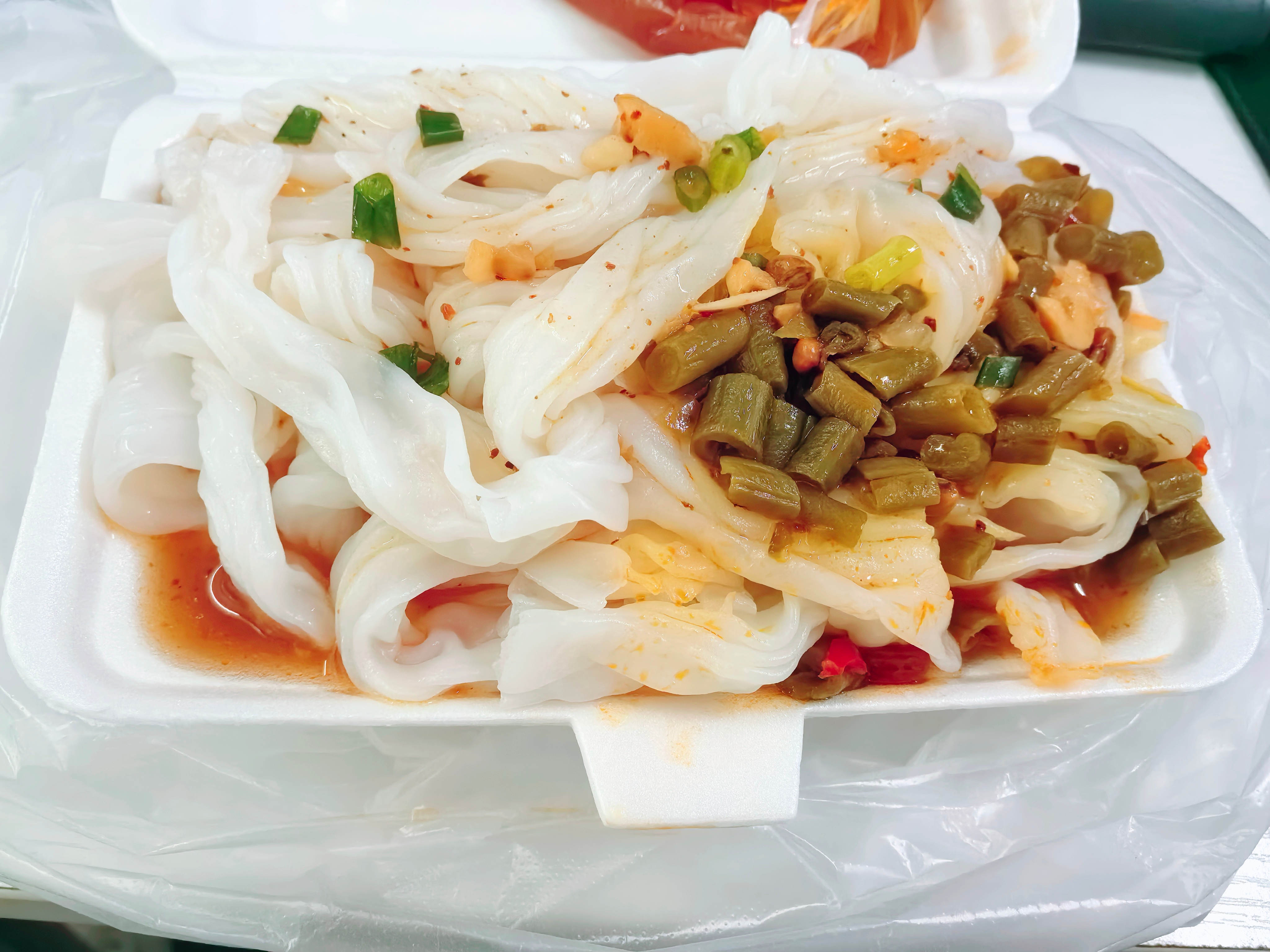 好久没吃泡沫肠粉了，还是一样的好吃