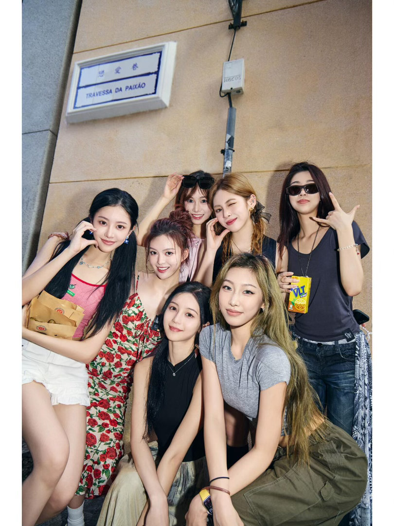 RED翻唱孙燕姿第一天RED毕业歌会唱第一天 原唱唱的时候是20多岁，RED唱的