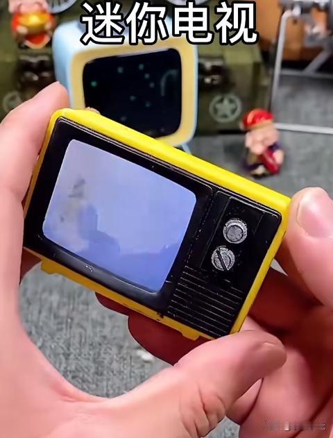 2024年了，4米客厅还用42吋电视？双11第一次买大电视必看，小心“被攻略”！