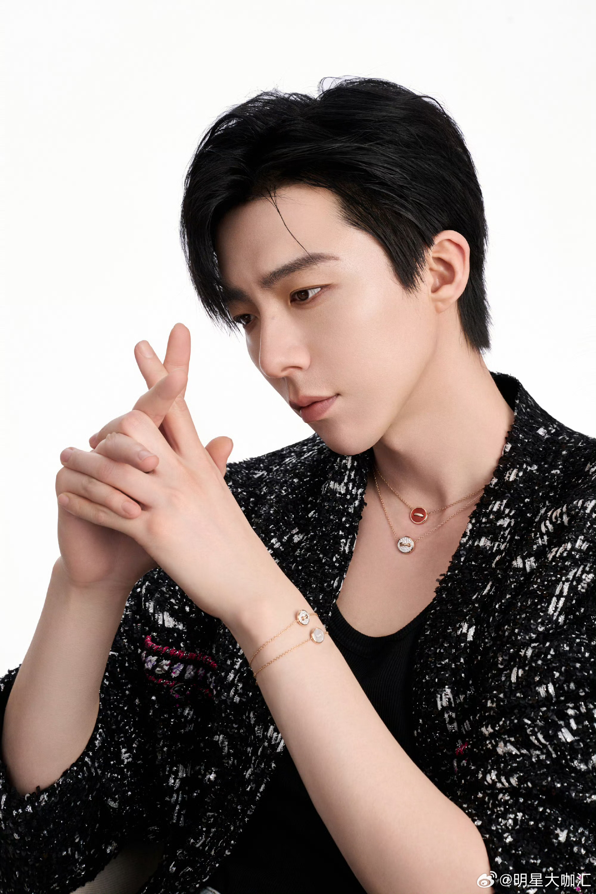 #刘宇宁侧拍美图#美颜暴击！[爱你]#明星大咖汇# ​​​