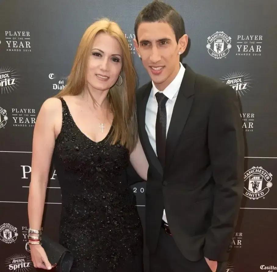 你以为进了曼联就是人生赢家？迪马利亚妻子的一段回忆，打碎了这种幻觉。她说在英格兰