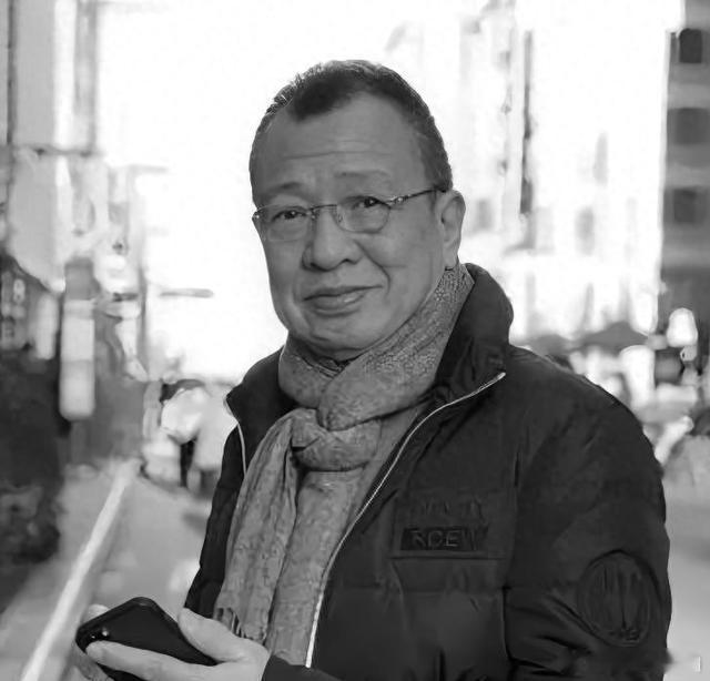 人在做天在看！许绍雄去世私生活被扒，撕开了娱乐圈的“体面”香港影坛标志性人物 “