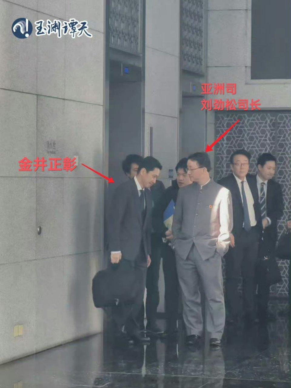 看样子没谈成，那就只能交给导弹大炮了。 