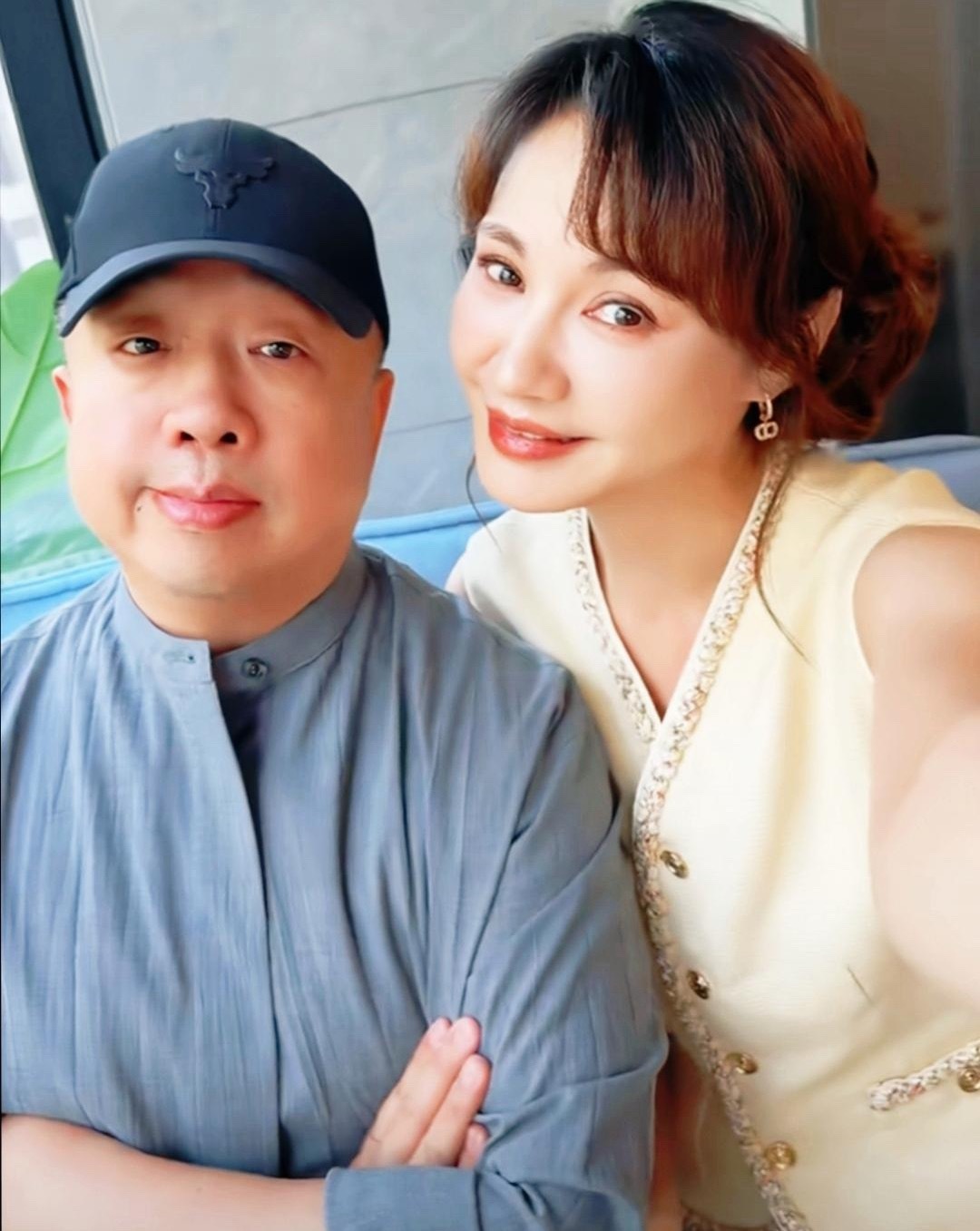 演员杨雪长的这么漂亮咋看上她老公的还是杨雪倒追，还比她矮了一头 