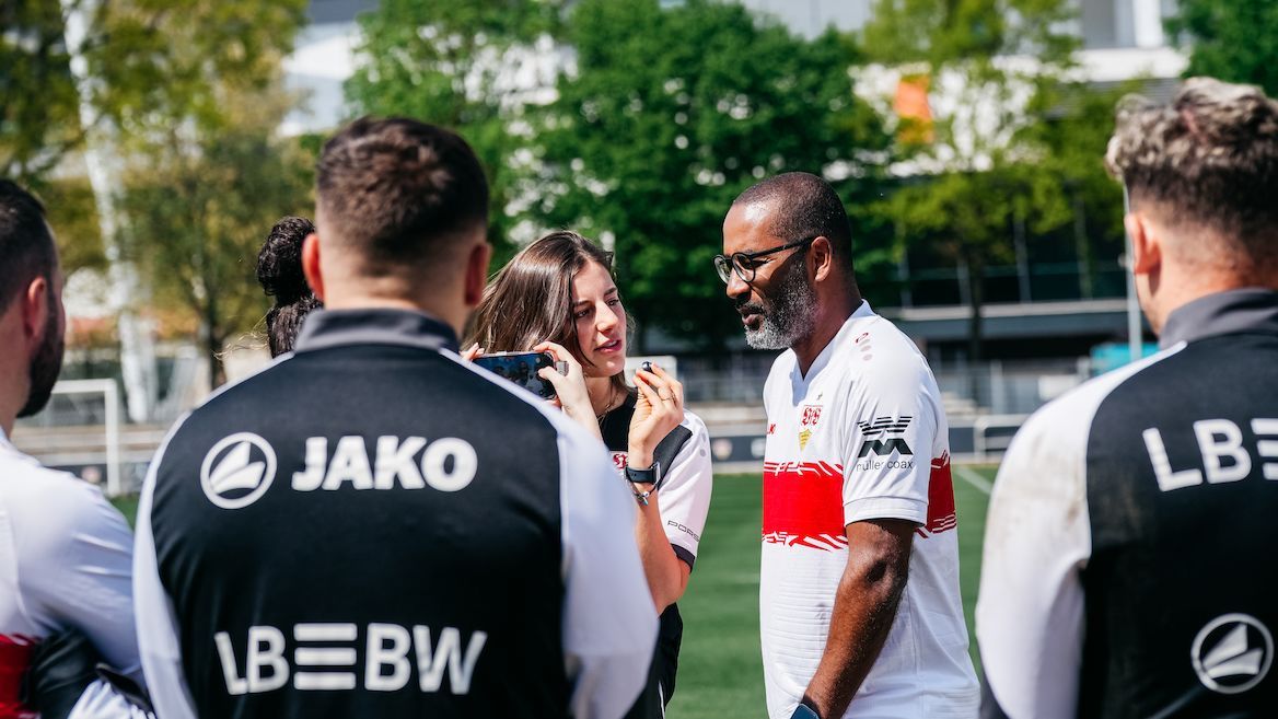 斯图加特邀请了几位墨西哥和巴西的大网红来俱乐部参与训练，话说后面会不会邀请我们国