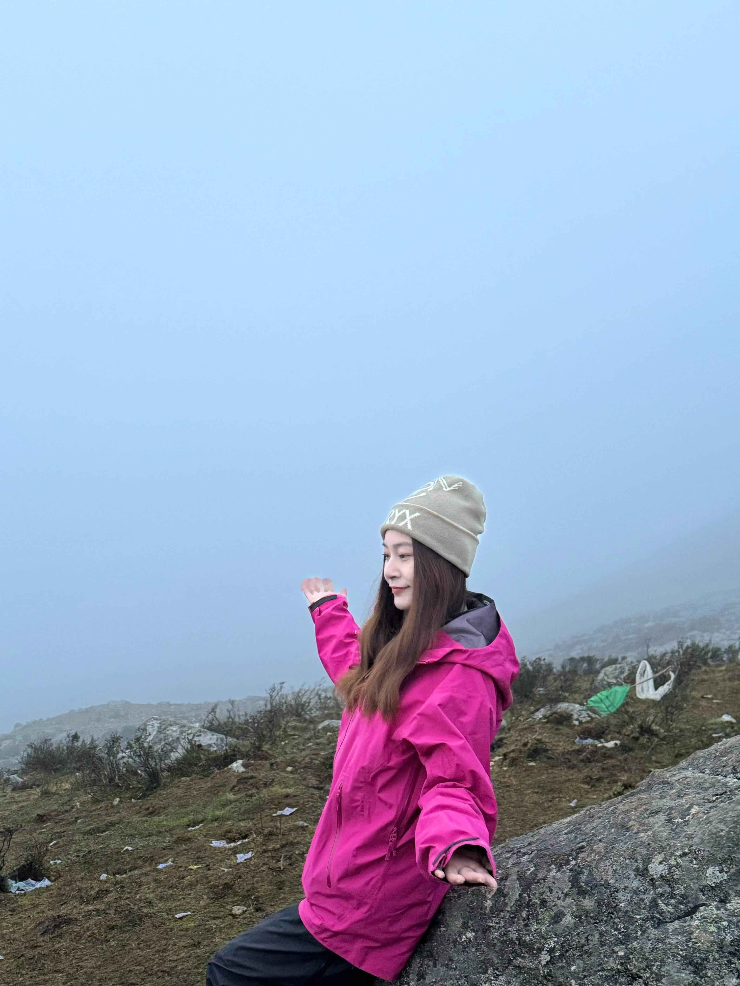 喧哗的世俗 怎能拦得住自由的灵魂人生第一座5000米雪山 奥太娜🏔️  ​​​
