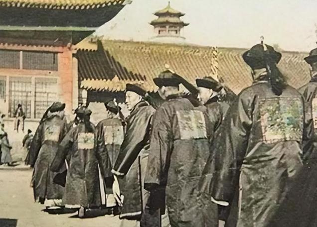 清朝与朝鲜外交关系发生变化，清王朝为何禁止与朝鲜的人参交易？

十七世纪的东北山