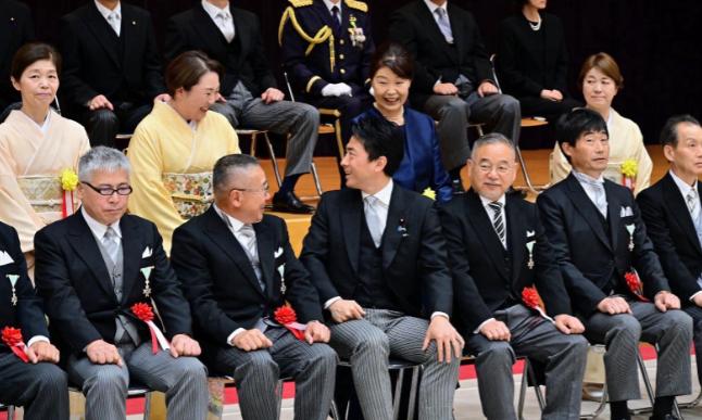 随时谈，日本答应中国！5月31日的交流场合上，解放军代表当场向日本防卫大臣小泉进