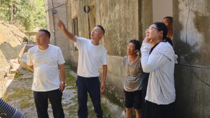 台州防台现场来了一群主动报到的银发先锋 超强台风“巴威”预警来袭，地处山区的台州