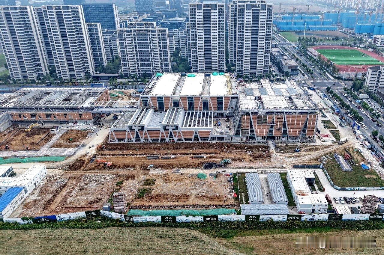 合肥又一座大型体育综合体传来新进展！👏👏👏
高新区体育中心现已完成主体及二