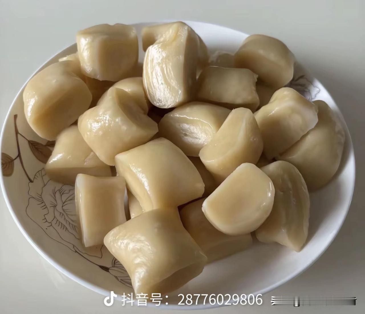 朋友的老婆做的一手好馒头。
但是他不知足，想离婚，想换一个不蒸馒头的。
该怎么劝