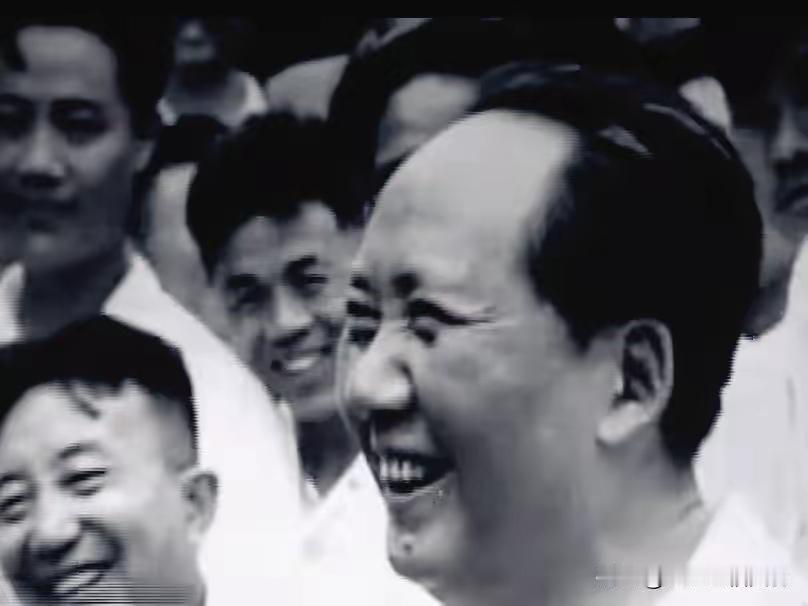 谁在抹黑毛主席？真相越看越清醒
 
网络上总有杂音抹黑伟人，还有人装看不见，背后