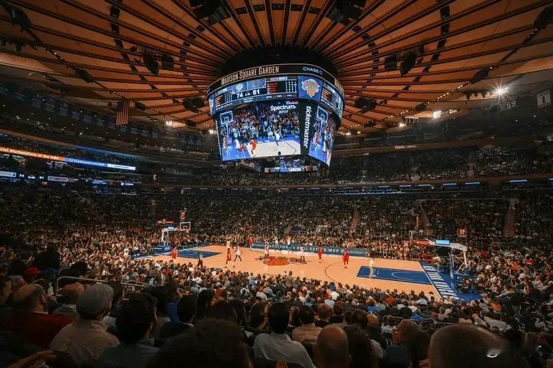 尼克斯逆转马刺夺NBA杯冠军 尼克斯逆转马刺，夺得NBA杯冠军
北京时间12月1