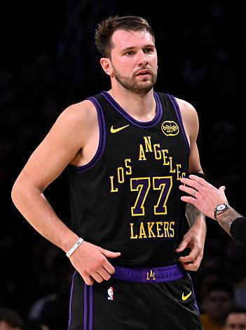 本赛季，东契奇用统治级表现宣告：他就是当今联盟的王者！

27岁的他迎来生涯巅峰