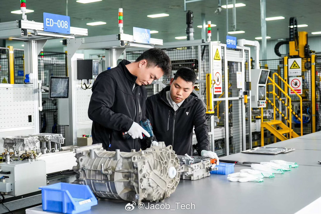 哦豁!看深蓝百万电驱下线直播确实蛮震撼的哈直接在现场跑了 51.2 万公里的电驱