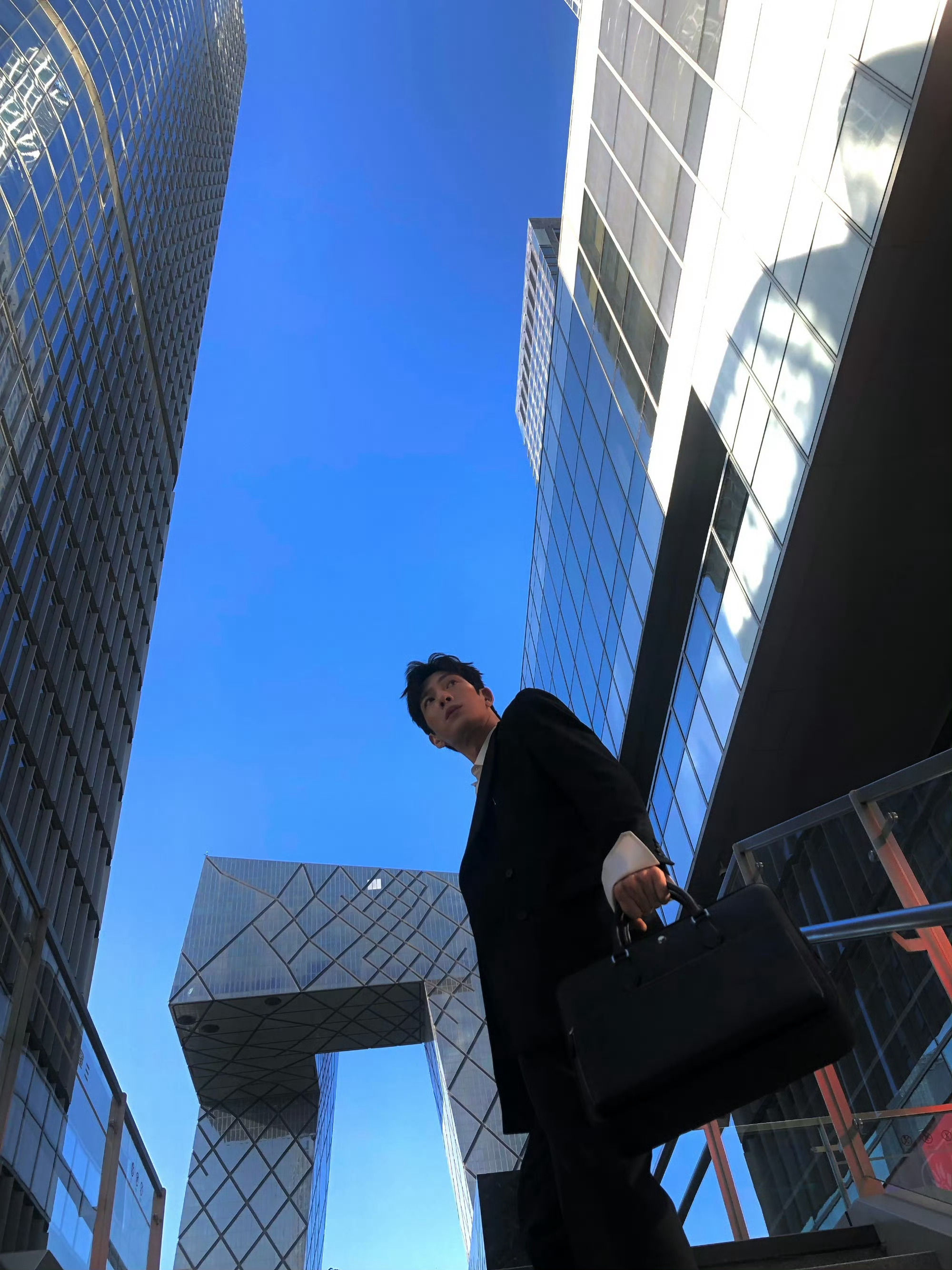 井柏然的衣品到底有多好物料大放送[爱慕]谁懂上下班偶遇luke的含金量！井柏然真