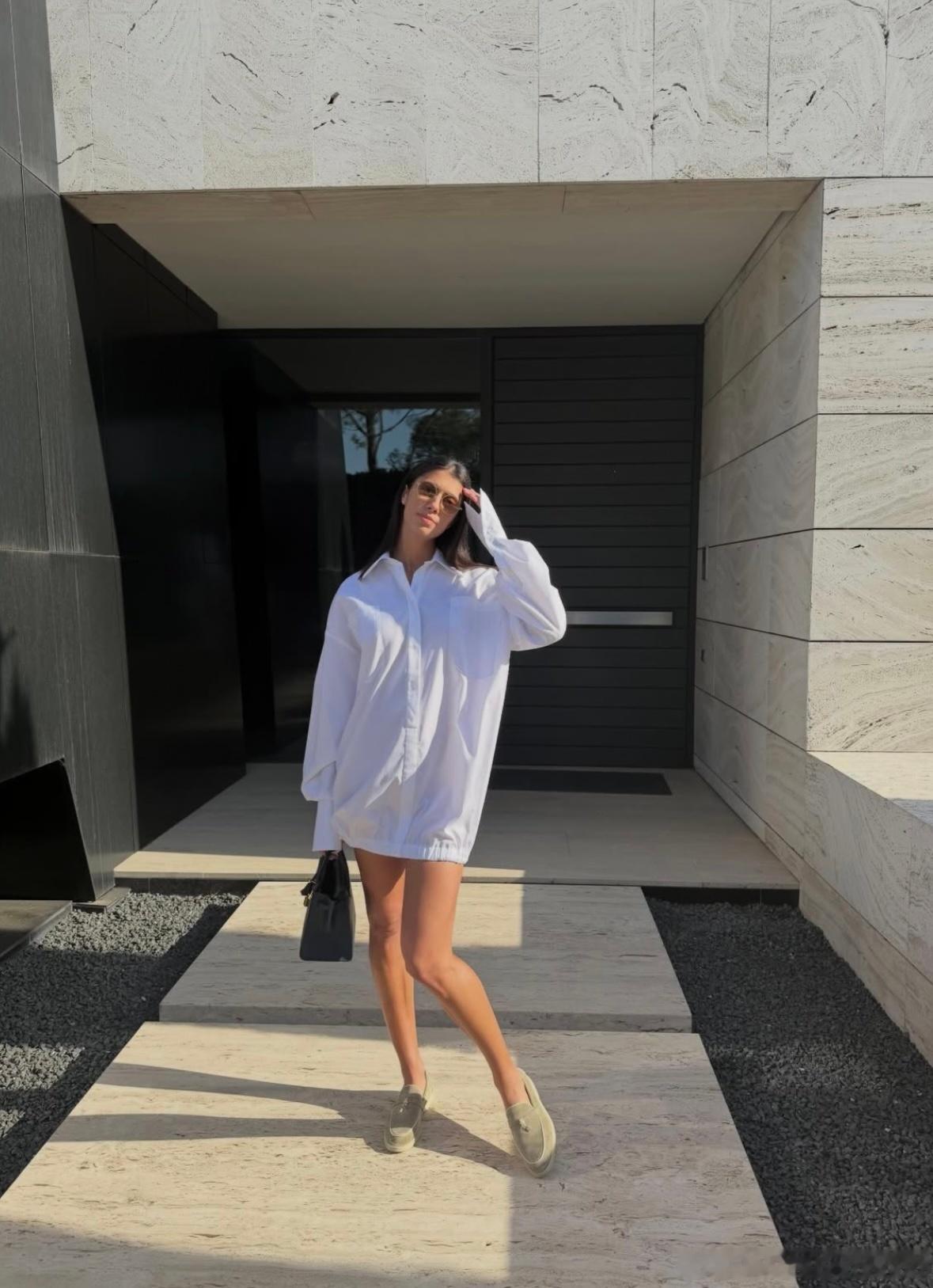 达尼洛维奇，总结自己的四月！主要以陪伴奥布拉克为主，去看马德里竞技的西甲和欧冠比