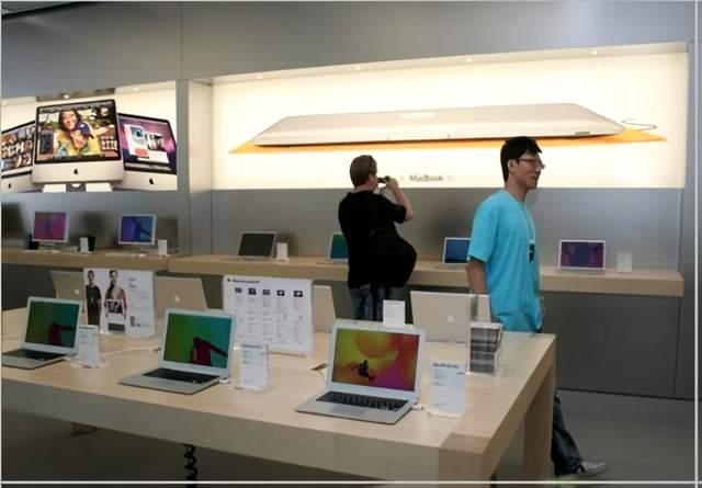 苹果卖身份认同、小米贩参与感、华为打爱国牌，每个品牌都是心理学大师！


反观某