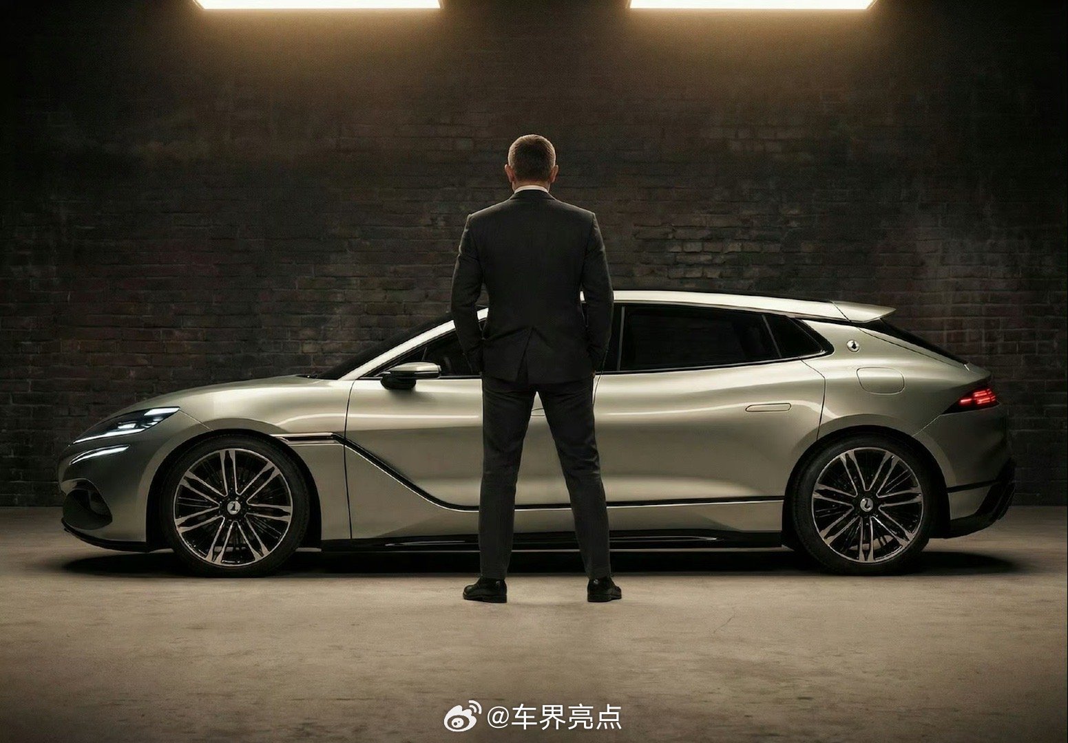 下一部007看不到Z9打马丁可以理解但我要看到Z9的武器库 济南