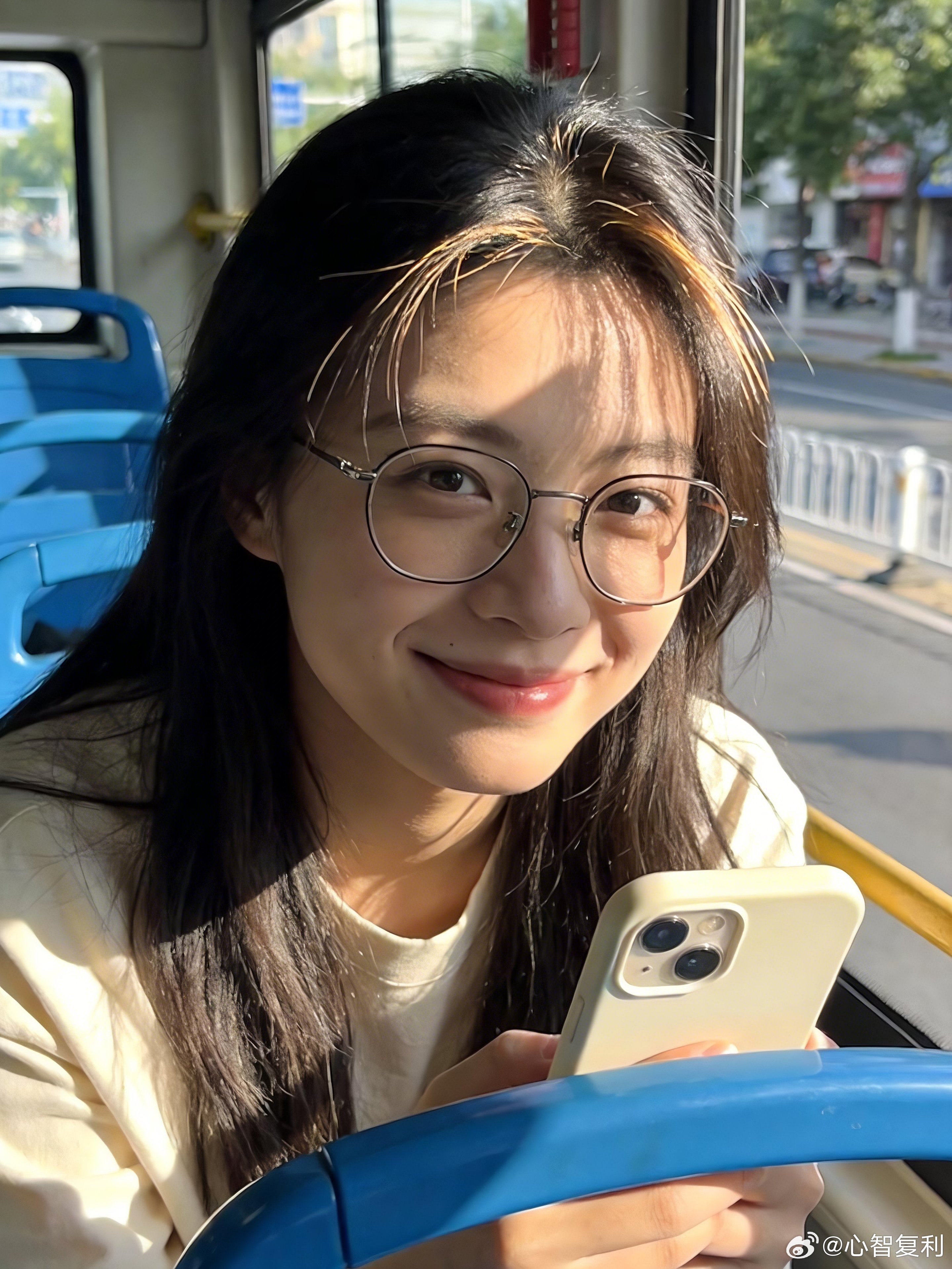 为什么有的人越挫越勇，有的人一碰就碎？答案藏在一个词里：反脆弱。很多人以为反脆弱