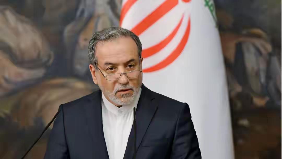 美国这打法说换就换，伊朗外长阿拉格齐可没惯着。他在社交平台回应美国国务卿鲁比奥，