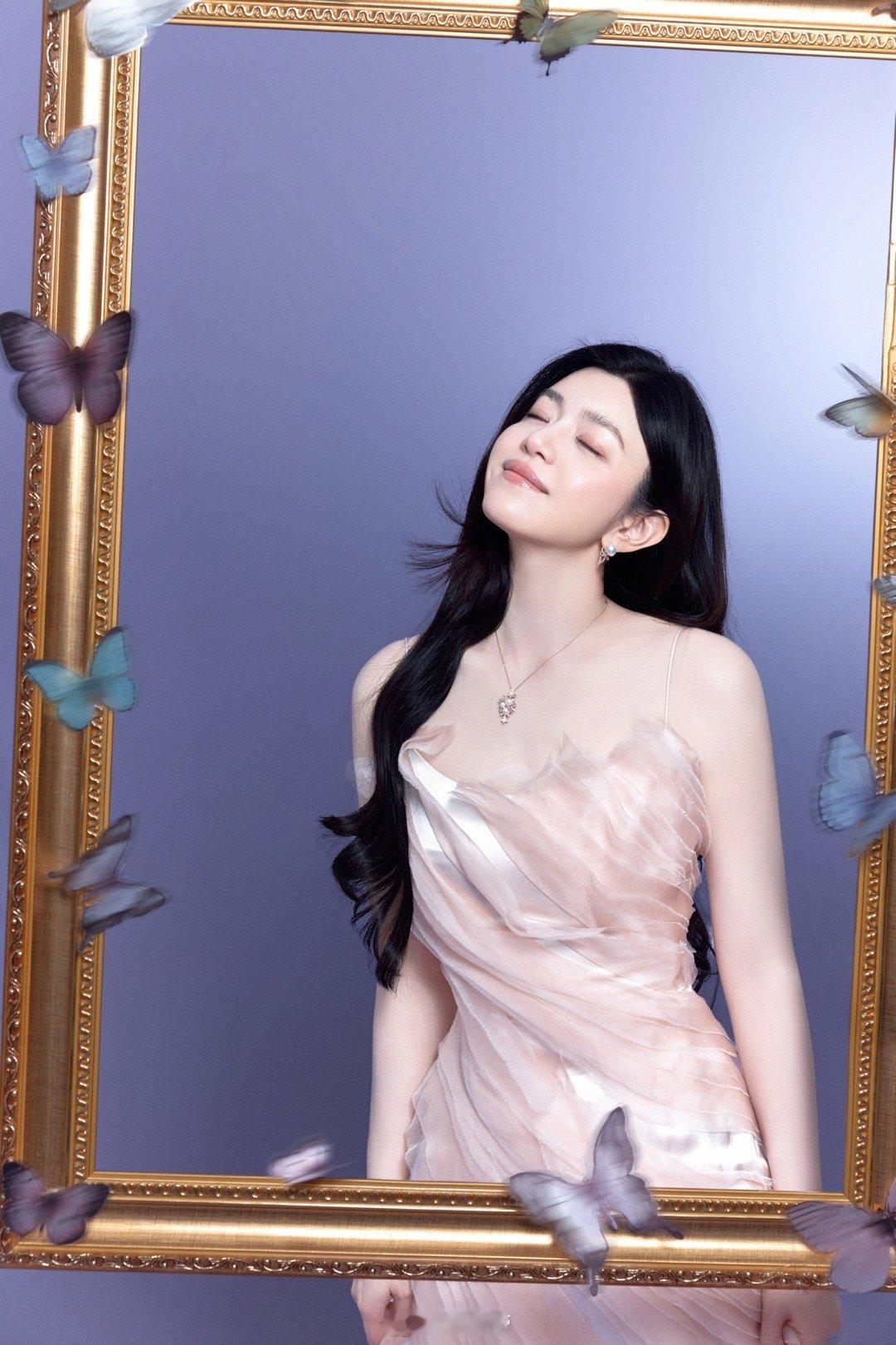 陈妍希满40减20 从香风袭来到糖纸轻响，陈妍希只用三步完成“满40减20”的魔