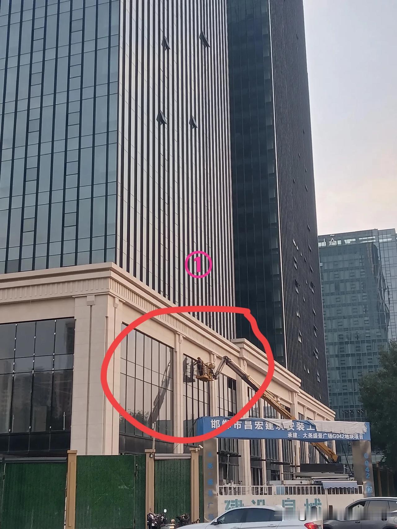 西站大尧盛景广场这几天又有人干活…