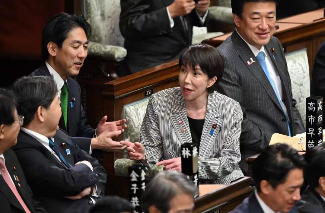 谁再插手中国台湾省的事务，就应该斩断谁那肮脏的头颅，只有这样的勇气，才能震慑宵小