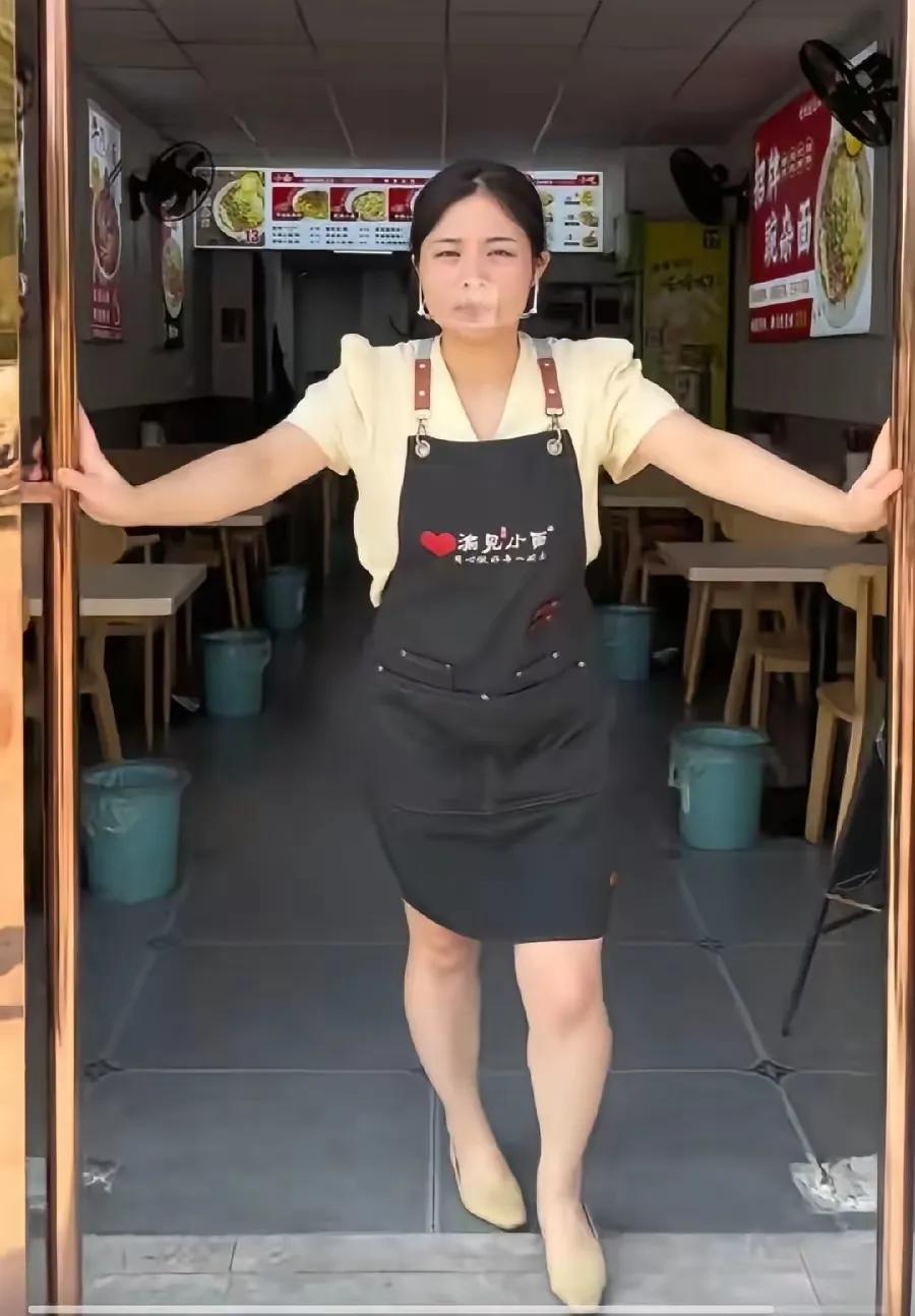 遇见小面撤诉了。南阳渝见小面的老板娘，撕掉了门口那张停业公告，重新开门营业。为感