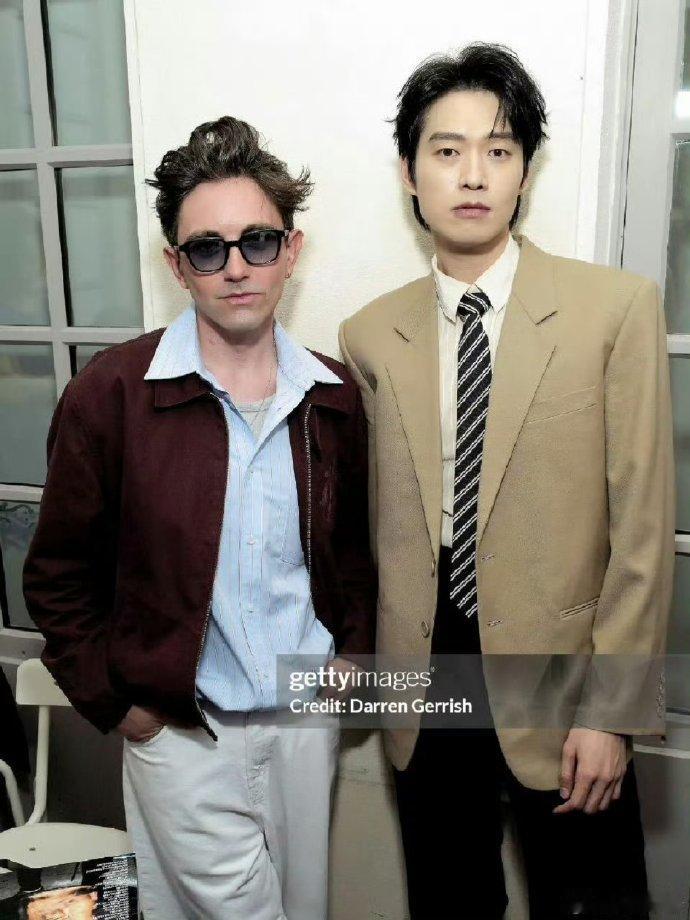 魏大勋Dazed杂志晚宴G社生图，颜值很抗打啊，期待今晚的YSL大秀 ​​​